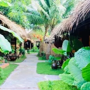 https://under-the-coconut-tree-hoi-an-homestay-1.hotelsofhoian.com